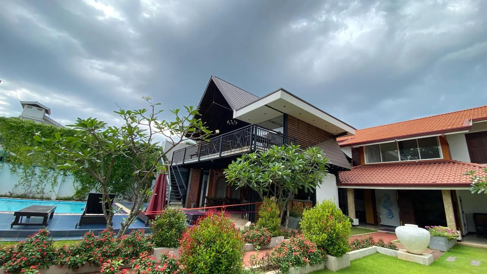 B&B New Sea Villa 니곰보