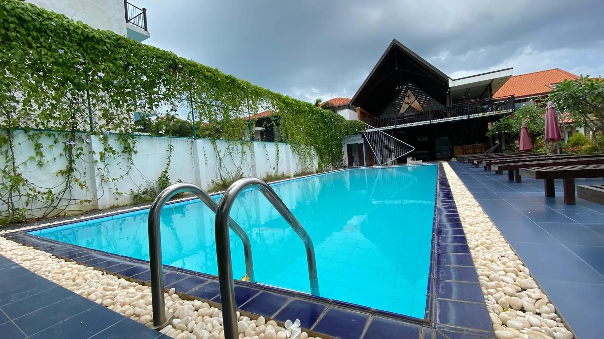 B&B New Sea Villa 니곰보