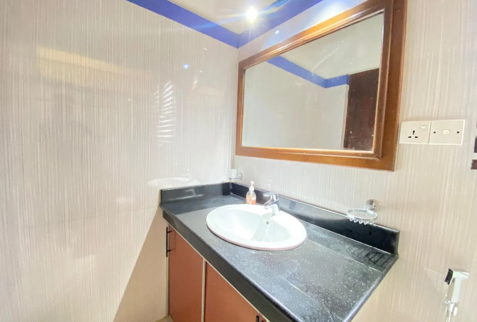 B&B New Sea Villa 니곰보